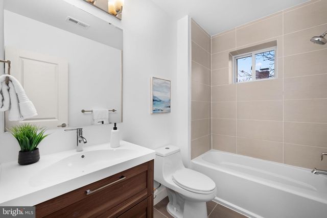 758 GRESHAM PL NW, Washington, DC 20001