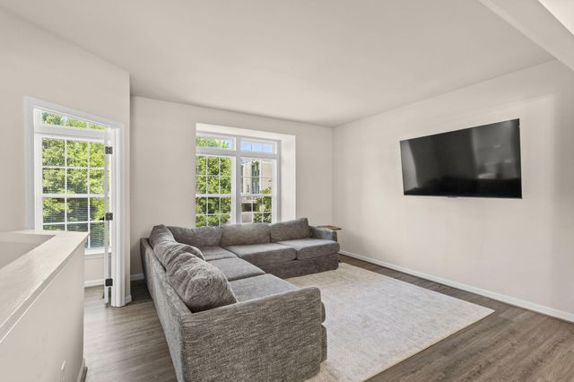 506 MONROE POINT DR, Colonial Beach, VA 22443