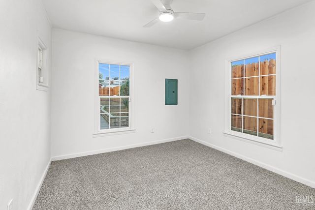 211 Calvin Street, Taft, CA 93268