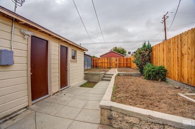 211 Calvin Street, Taft, CA 93268