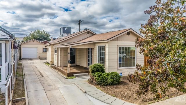 211 Calvin Street, Taft, CA 93268