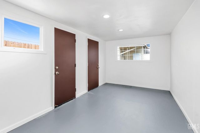 211 Calvin Street, Taft, CA 93268