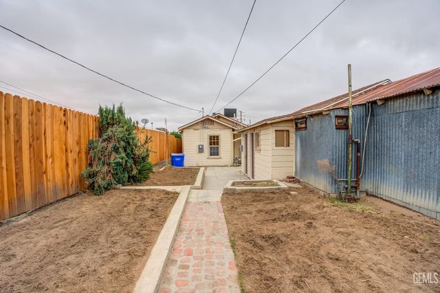 211 Calvin Street, Taft, CA 93268