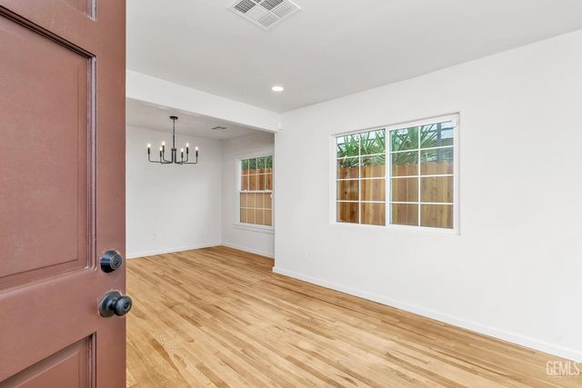 211 Calvin Street, Taft, CA 93268