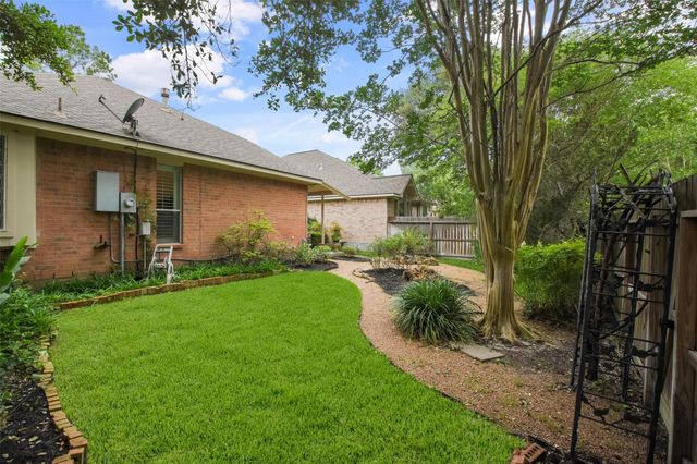 18 Pinery Ridge Place, Spring, TX 77382