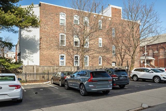 99 Gove St 14, Boston, MA 02128