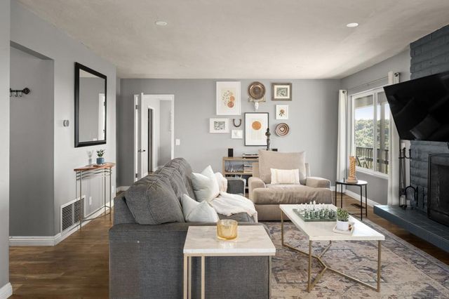 10889 San Gabriel Way, Valley Center, CA 92082