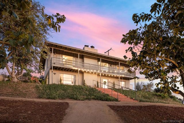 10889 San Gabriel Way, Valley Center, CA 92082