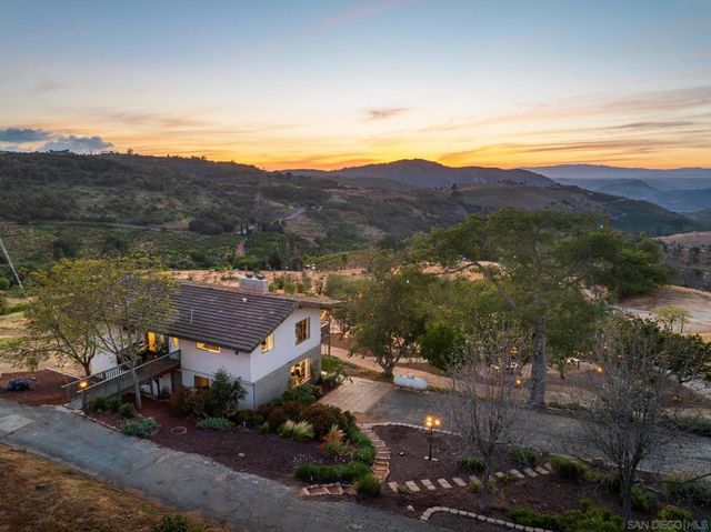 10889 San Gabriel Way, Valley Center, CA 92082