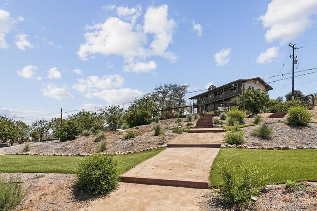 10889 San Gabriel Way, Valley Center, CA 92082