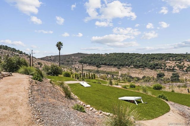 10889 San Gabriel Way, Valley Center, CA 92082