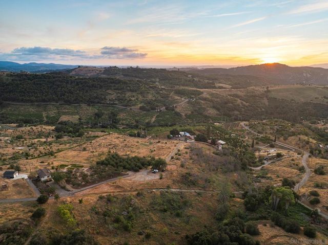 10889 San Gabriel Way, Valley Center, CA 92082