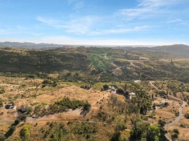 10889 San Gabriel Way, Valley Center, CA 92082