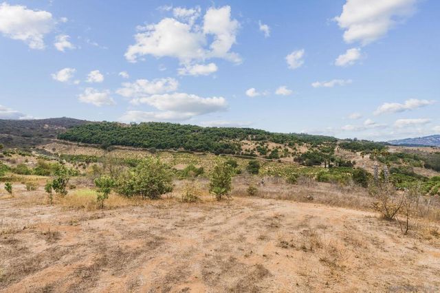 10889 San Gabriel Way, Valley Center, CA 92082