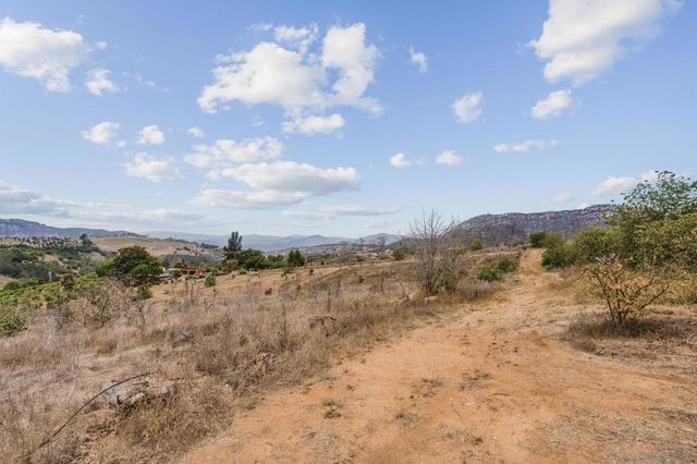 10889 San Gabriel Way, Valley Center, CA 92082