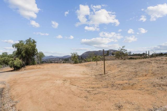 10889 San Gabriel Way, Valley Center, CA 92082
