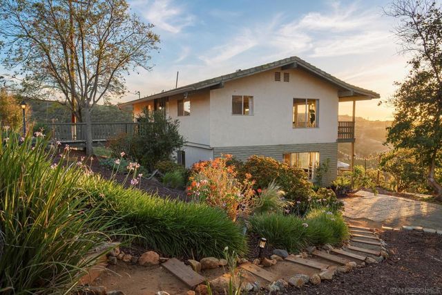 10889 San Gabriel Way, Valley Center, CA 92082