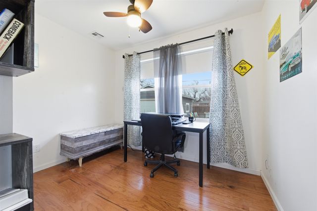 532 N Hickory Ln, Valley Center, KS 67147