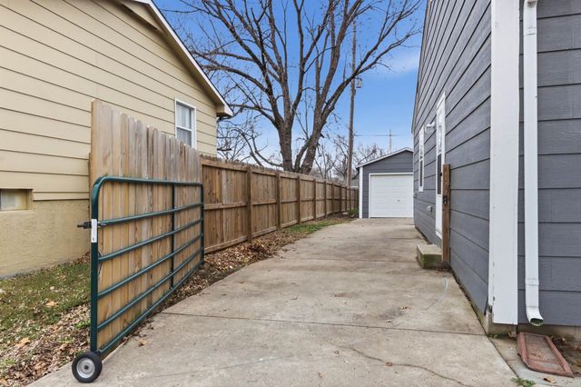 532 N Hickory Ln, Valley Center, KS 67147