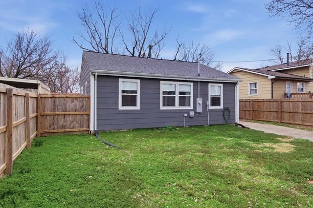 532 N Hickory Ln, Valley Center, KS 67147
