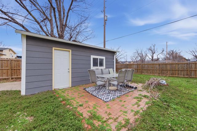 532 N Hickory Ln, Valley Center, KS 67147