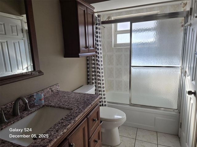 5181 W Oakland Park Blvd 102, Lauderdale Lakes, FL 33313