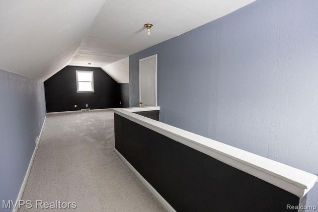 1107 E Muir Avenue, Hazel Park, MI 48030