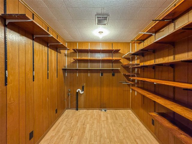 1045 12th Street, Dickinson, TX 77539