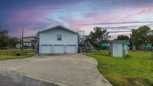 1045 12th Street, Dickinson, TX 77539