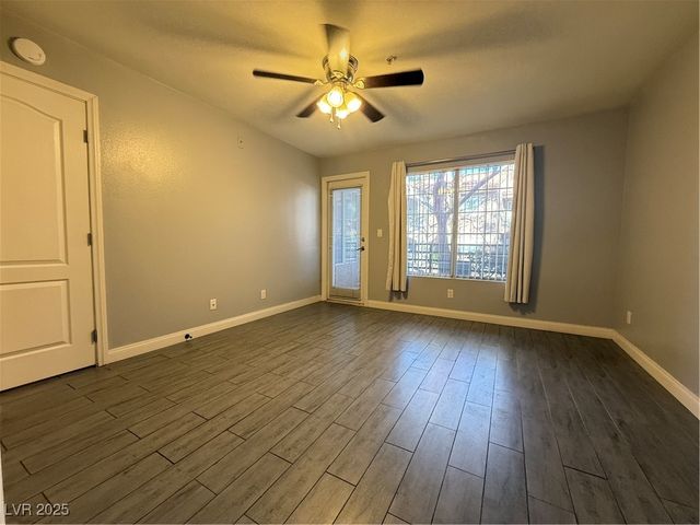 2121 Sealion Drive 106, Las Vegas, NV 89128