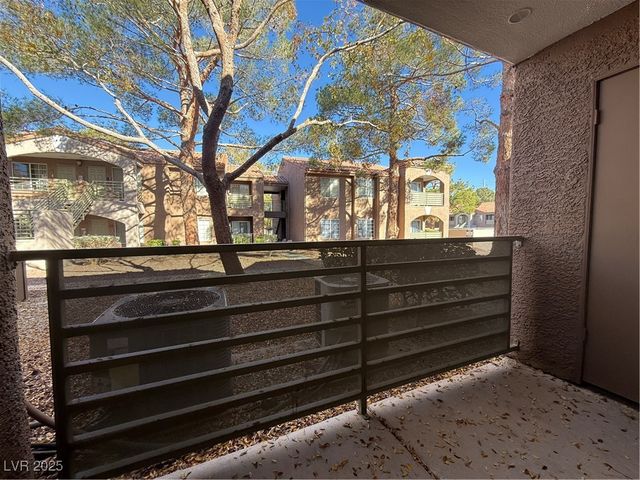 2121 Sealion Drive 106, Las Vegas, NV 89128