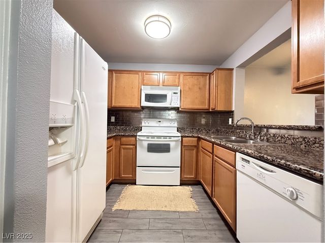 2121 Sealion Drive 106, Las Vegas, NV 89128