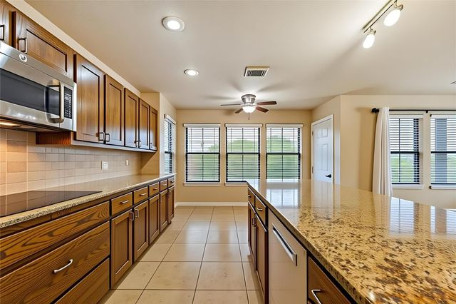 21201 Kiowa CV, Lago Vista, TX 78645