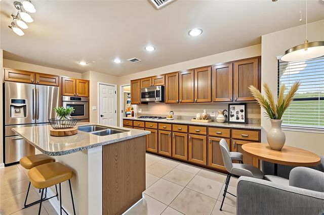 21201 Kiowa CV, Lago Vista, TX 78645