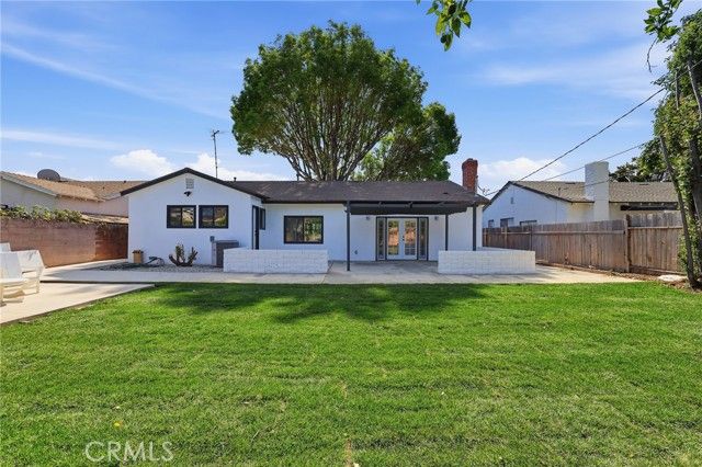 16025 Calahan St, North Hills (los Angeles), CA 91343