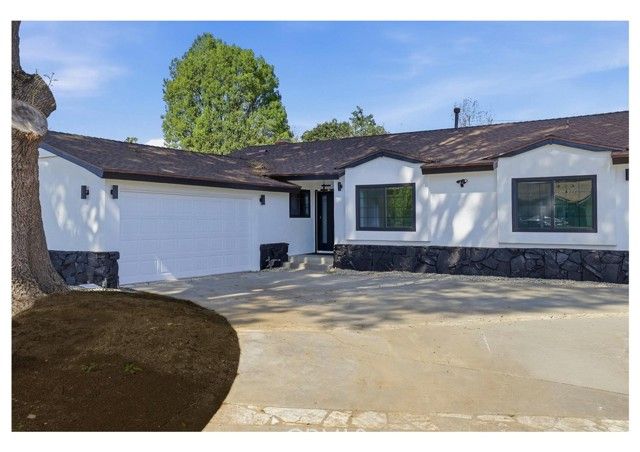 16025 Calahan St, North Hills (los Angeles), CA 91343