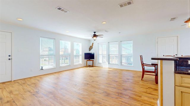 854 Palmetto Drive, Crystal Beach, TX 77650