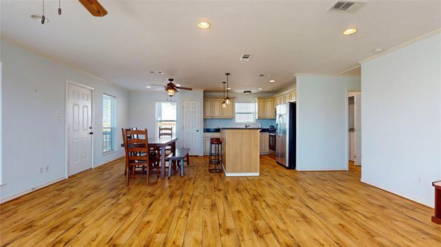 854 Palmetto Drive, Crystal Beach, TX 77650