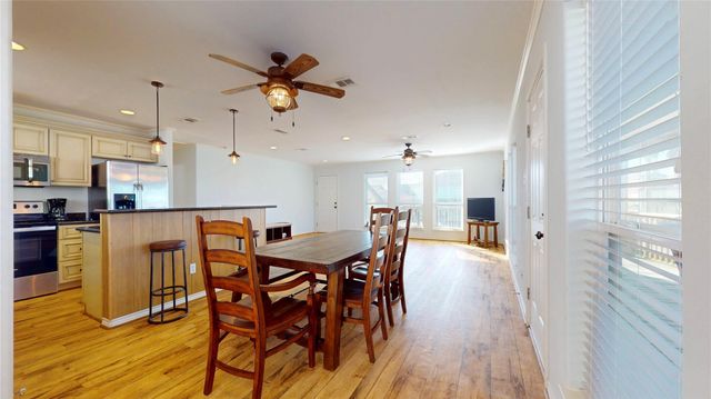 854 Palmetto Drive, Crystal Beach, TX 77650