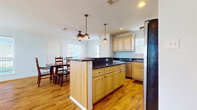 854 Palmetto Drive, Crystal Beach, TX 77650