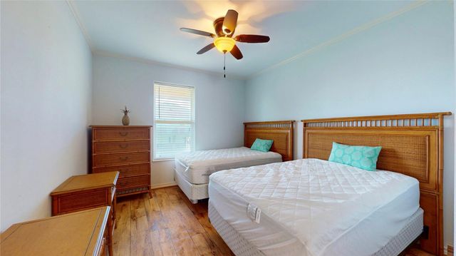 854 Palmetto Drive, Crystal Beach, TX 77650
