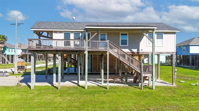 854 Palmetto Drive, Crystal Beach, TX 77650