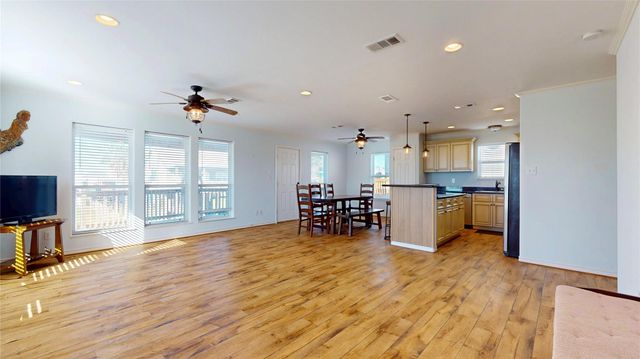 854 Palmetto Drive, Crystal Beach, TX 77650