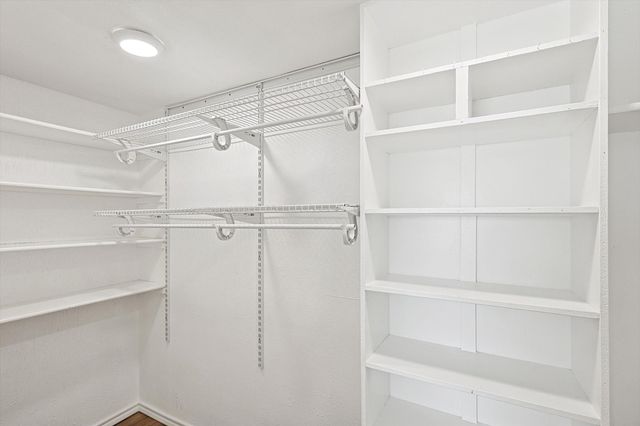 6033 Dooley Drive, The Colony, TX 75056