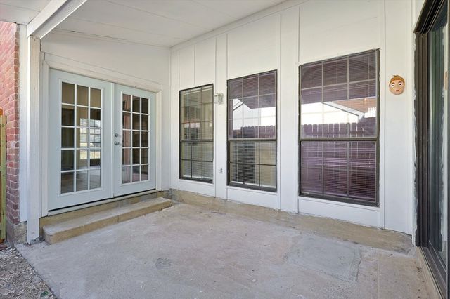 6033 Dooley Drive, The Colony, TX 75056