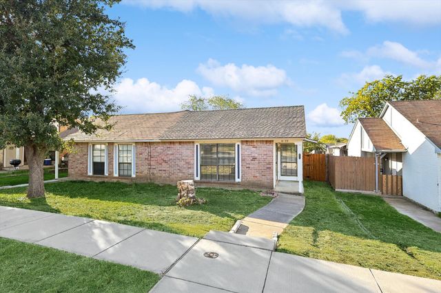 6033 Dooley Drive, The Colony, TX 75056