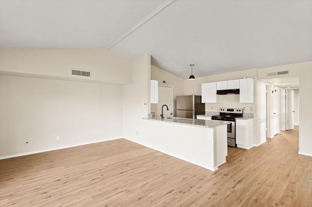 6033 Dooley Drive, The Colony, TX 75056