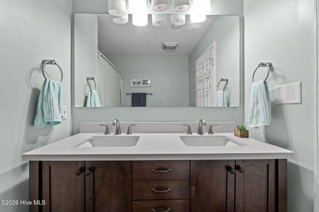 8 Carter Lane, Pinehurst, NC 28374