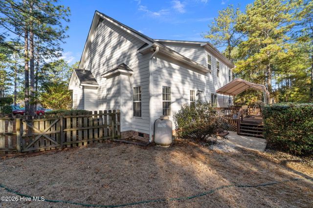 8 Carter Lane, Pinehurst, NC 28374