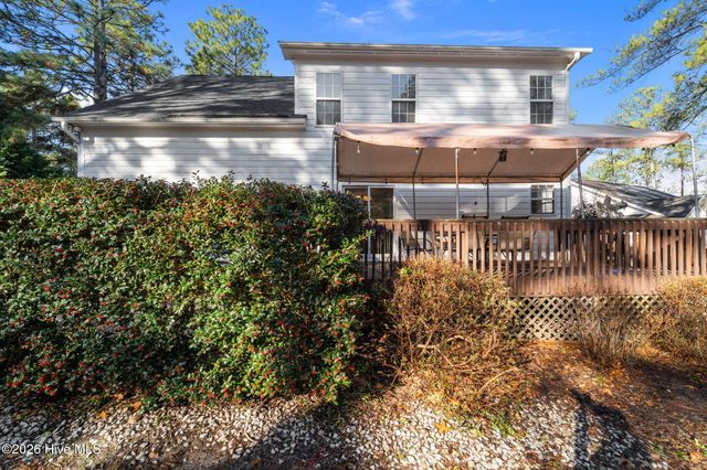 8 Carter Lane, Pinehurst, NC 28374